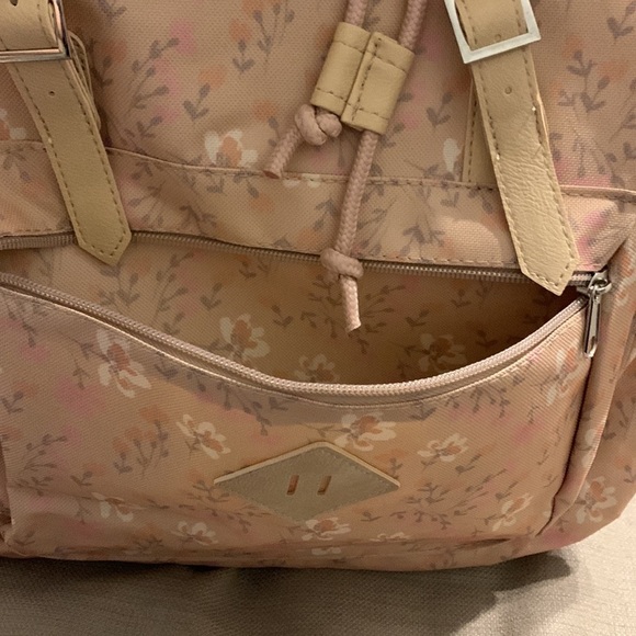 Emma & Chloe Backpack - Picture 2 of 8